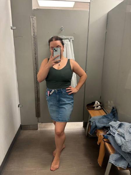 31 MILF swipe to strip change room pics