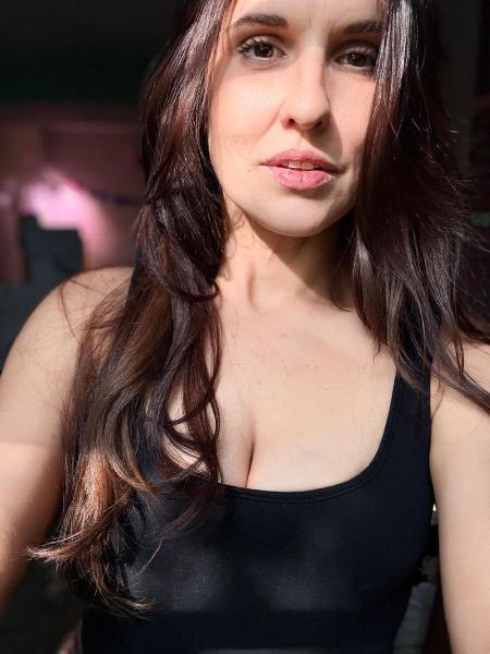 36 year old mom of 4 has something she wants to show you