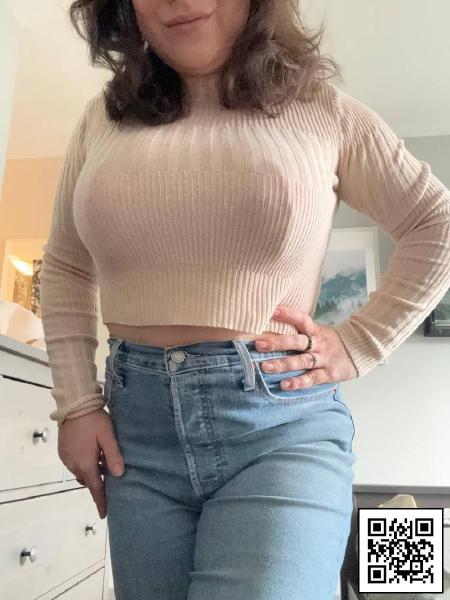 Swipe to strip 5ft tall Canadian MILF