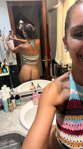 By day I m a university professor, and by night I like to post sexy photos on su