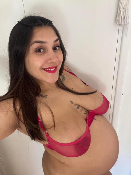 look how my hips widened and my belly rounded, i feel so damn sexy now