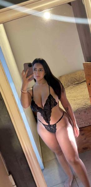 30yo Mexican nurse, would you still wanna taste my pair of cherries