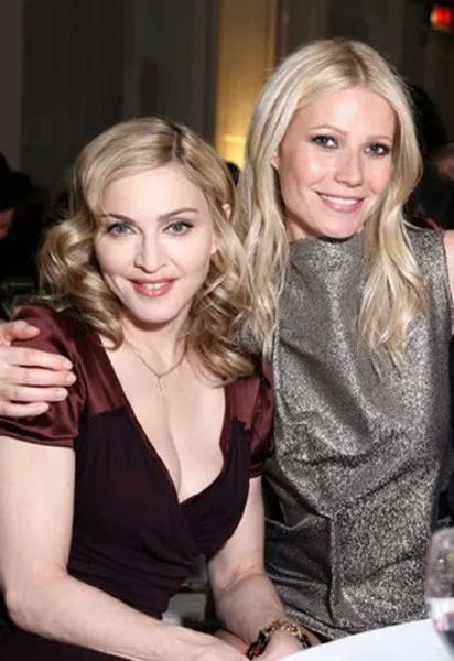 Madonna and Gwyneth Paltrow 3 V7 N i ol hE So - y ! qd T