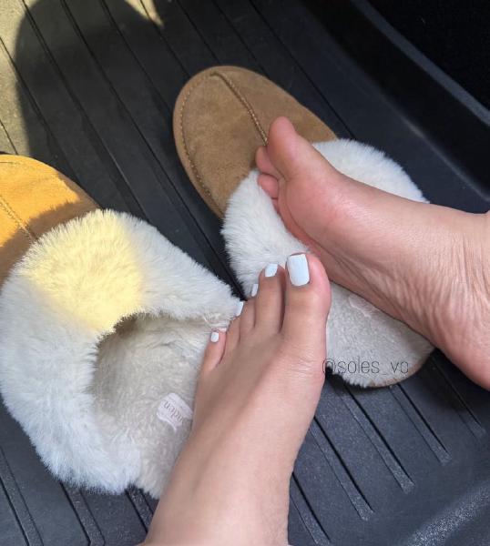 RT : long day sweaty feet 4 a it a HEY 3 X 2 y - NR F E ny a